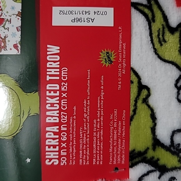 Grinch Sherpa Backed Throw 50in X 70in - Picture 2 of 6